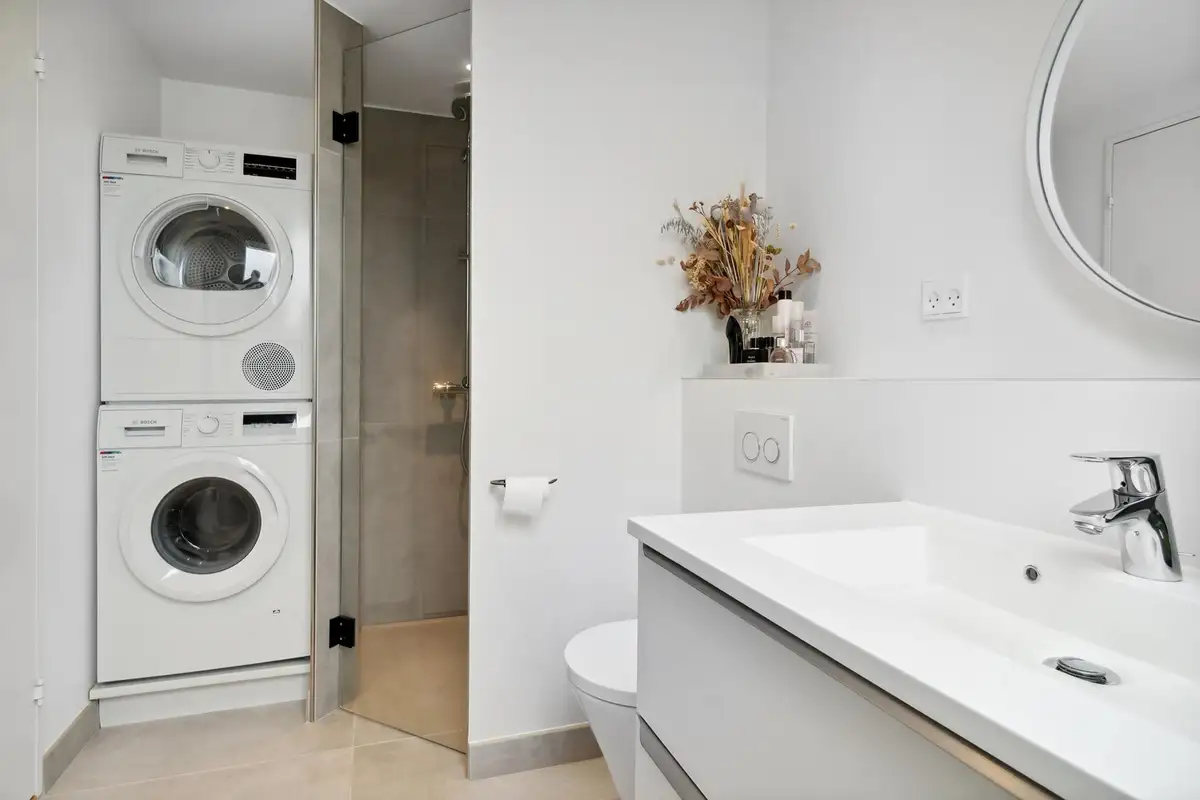 Total renovering af lejlighed, bryggers med vaskemaskine og tørretumbler (7 af 16)